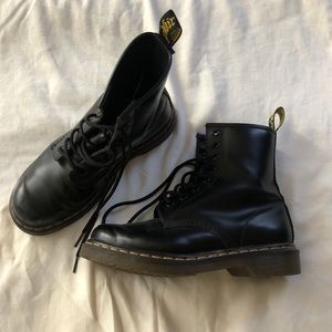 DR. MARTENS
